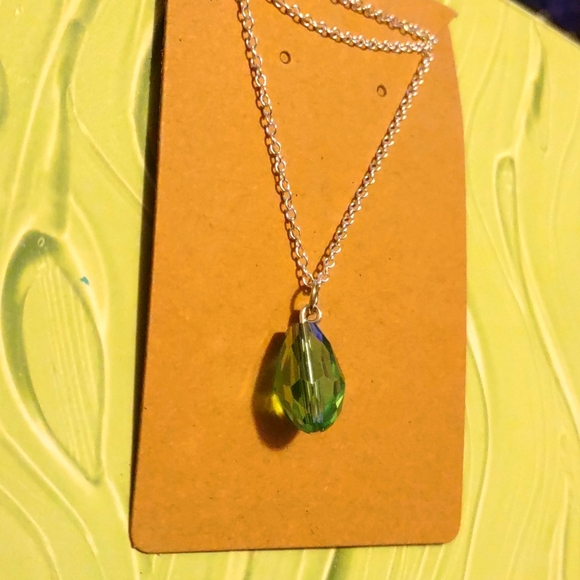 💚 Crystal Drop Necklace - Picture 4 of 4